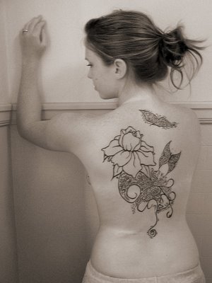 petite tatuaje. Amery's Blog Tatuaje): fleur hawaienne tatouage - tattoo fleur petite